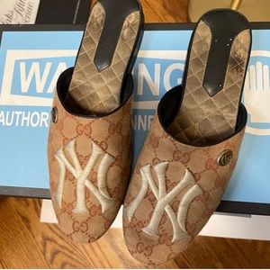 New York Yankees Gucci slides